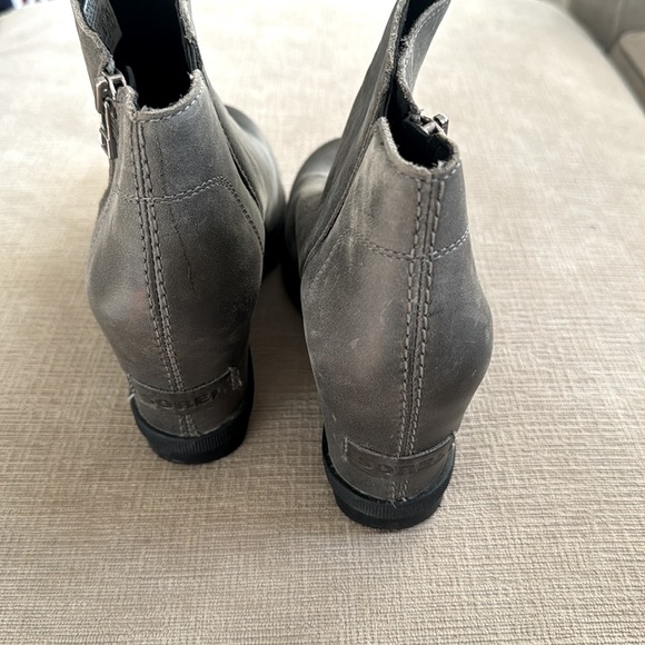 Never worn Sorel - Picture 4 of 6